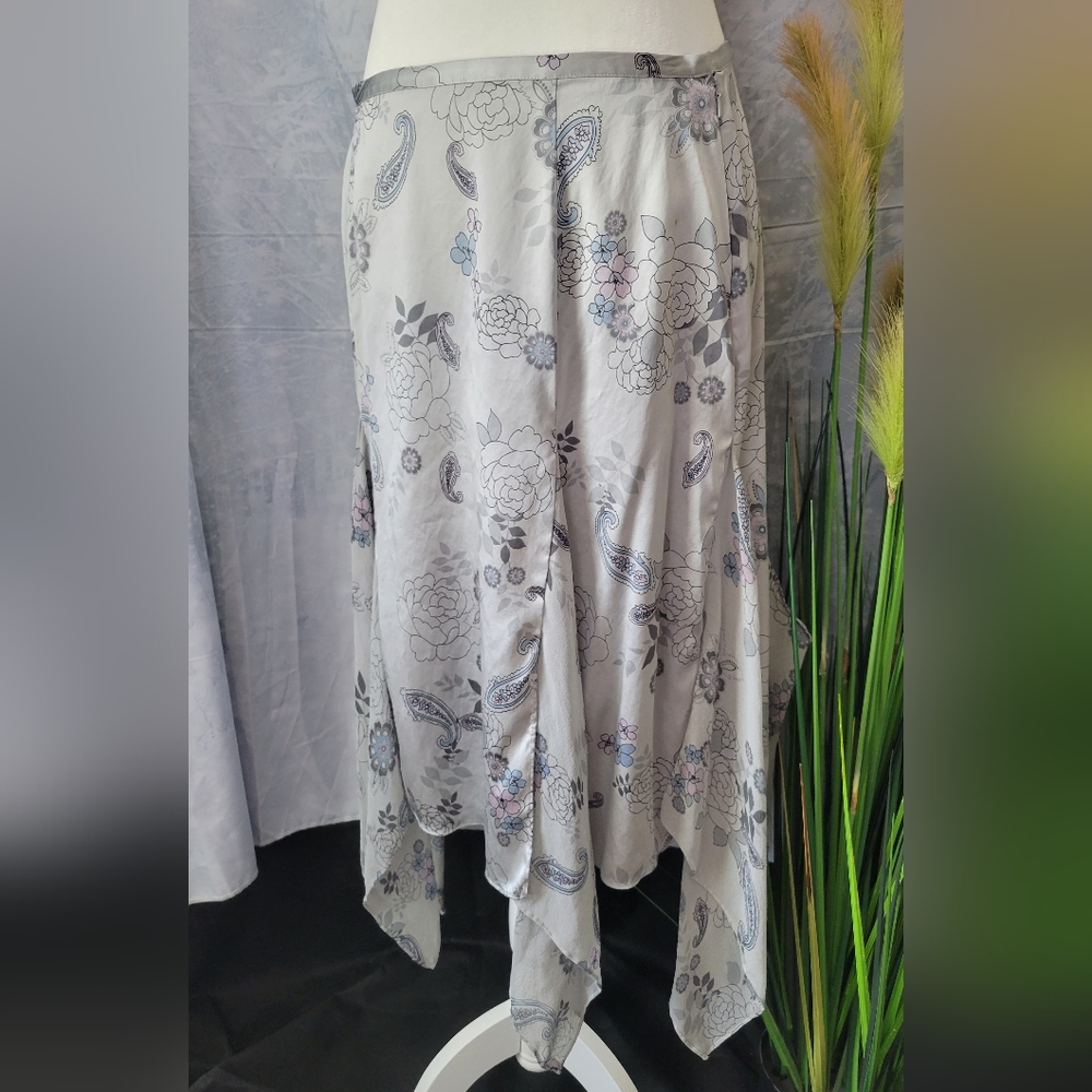 Lord and Taylor id/entity skirt